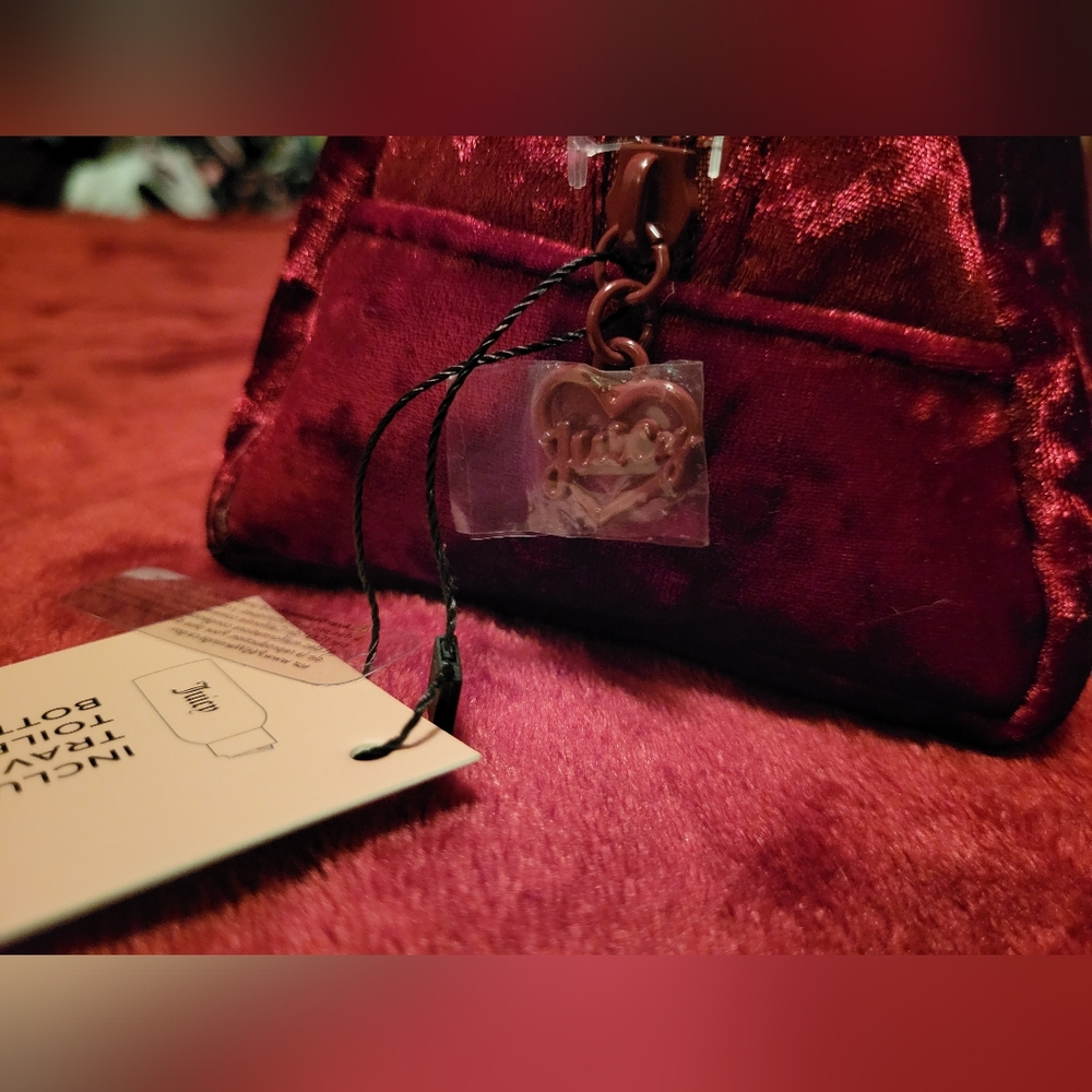 Red Velvet Case - Picture 3 of 3